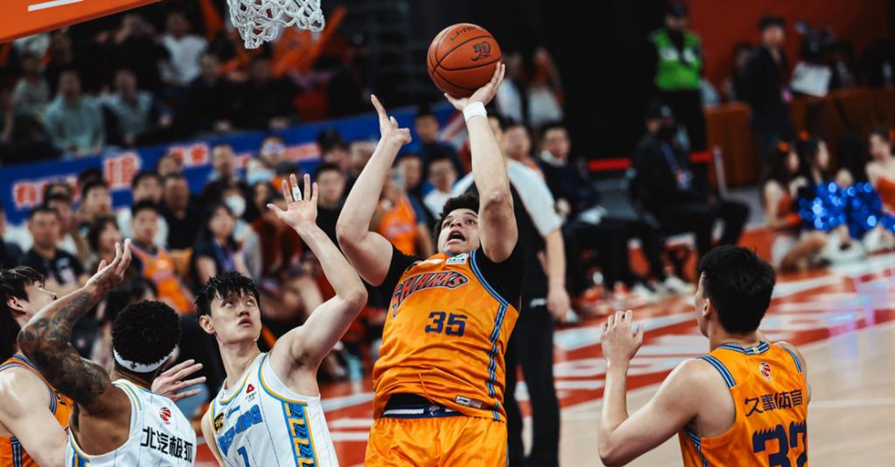 开云体育- 今晨体能课后，上海海港扳平良机备战NBA季后赛，更衣室稳定，阵容厚度经受考验